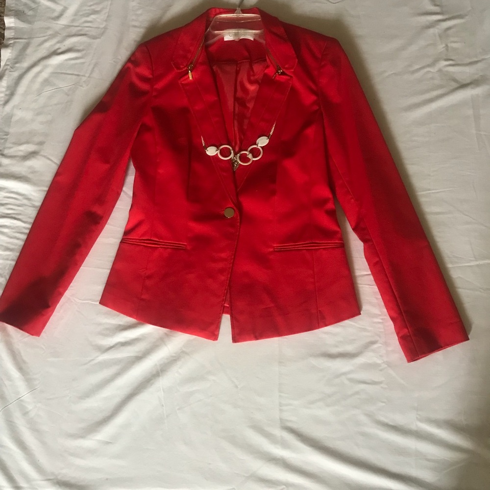 Calvin Klein 2-piece suit size 4 removable collar